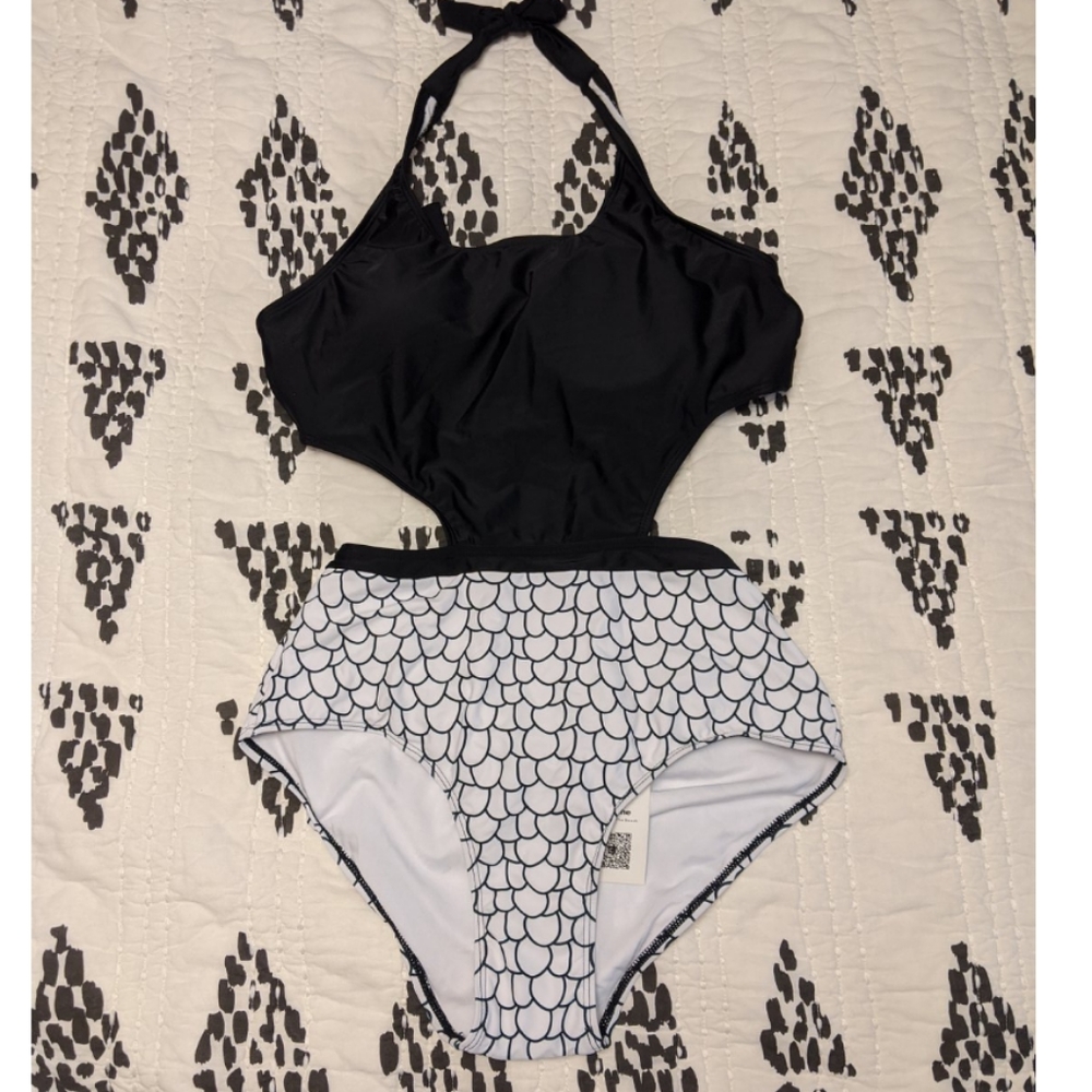NWT Cupshe one piece swimsuit
